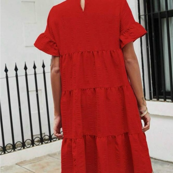 Elegant Red Tiered Dress - Picture 2 of 4